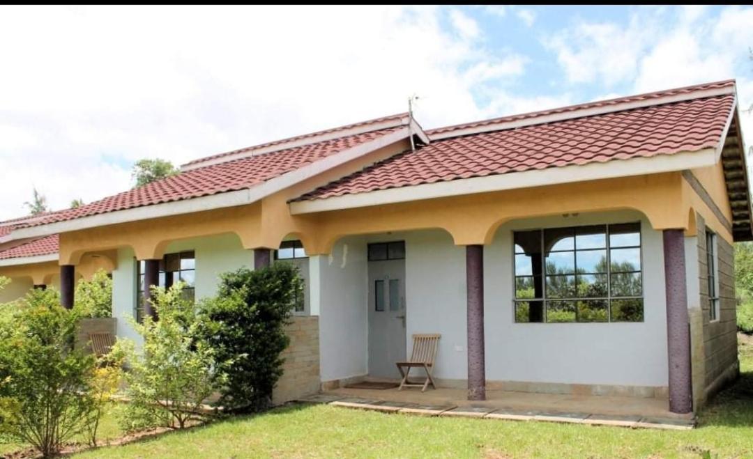 Buens Lugar Hotel Nanyuki Bagian luar foto